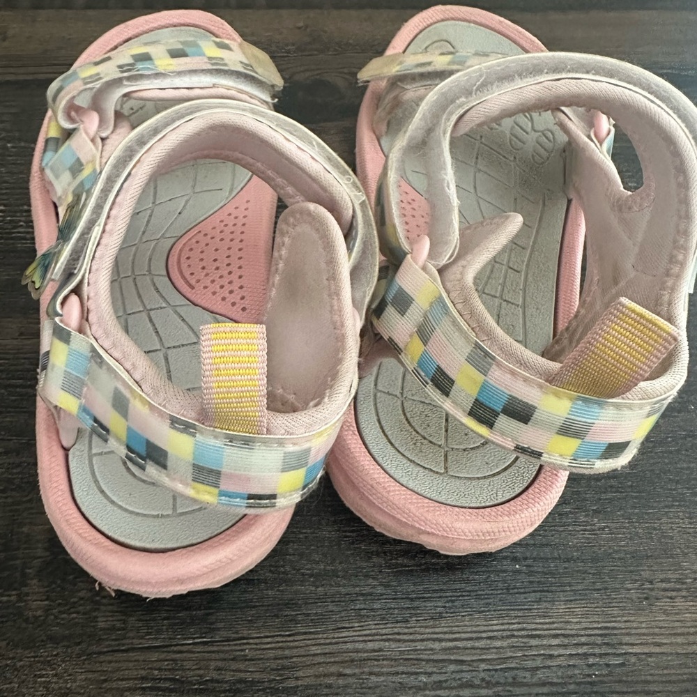 Girls’ Size 2 Big Kid Outdoor Sandals – Pink & Multicolor - Picture 3 of 4